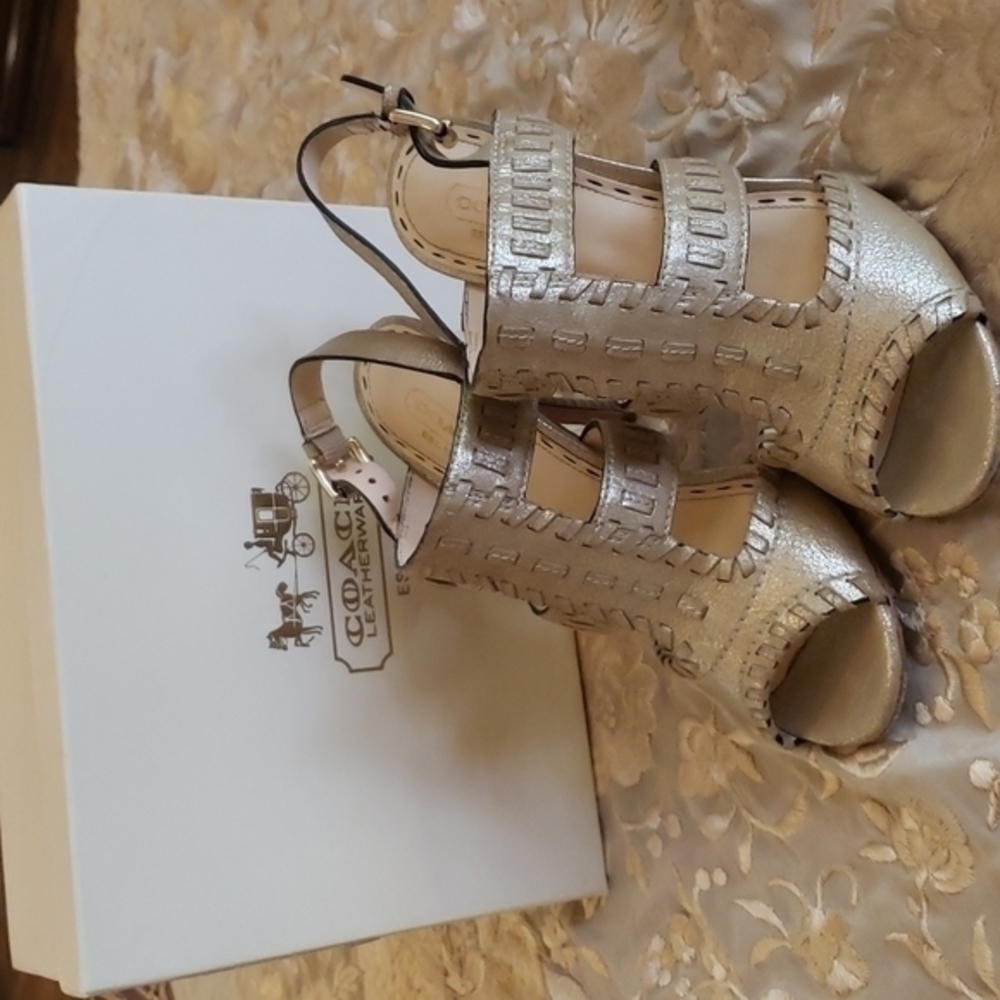 COACH‎ Kareena Light Gold  Size 6B High Heels